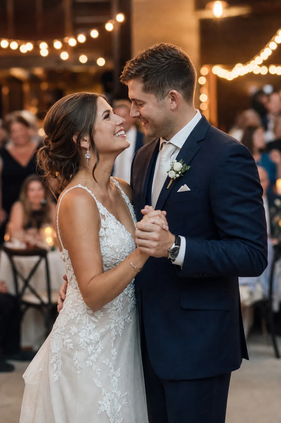 Brautpaar beim Hochzeitstanz